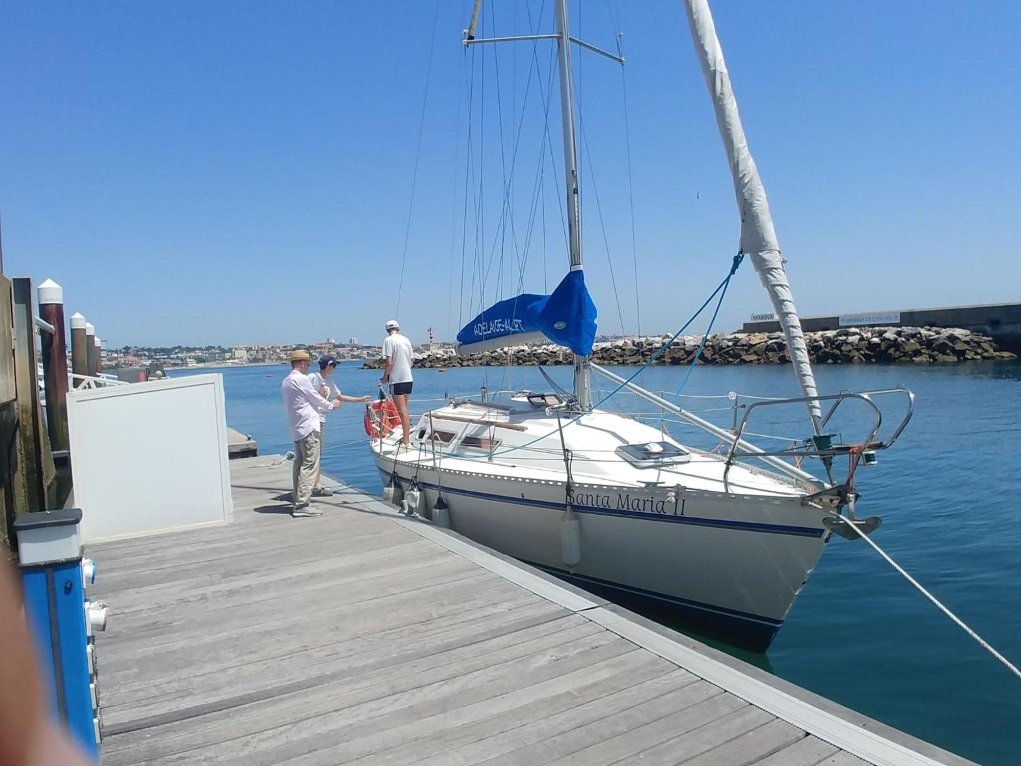 Апартаменты Be Local - Sleep Aboard The Santa Maria Sailing Boat In Лиссабон Экстерьер фото