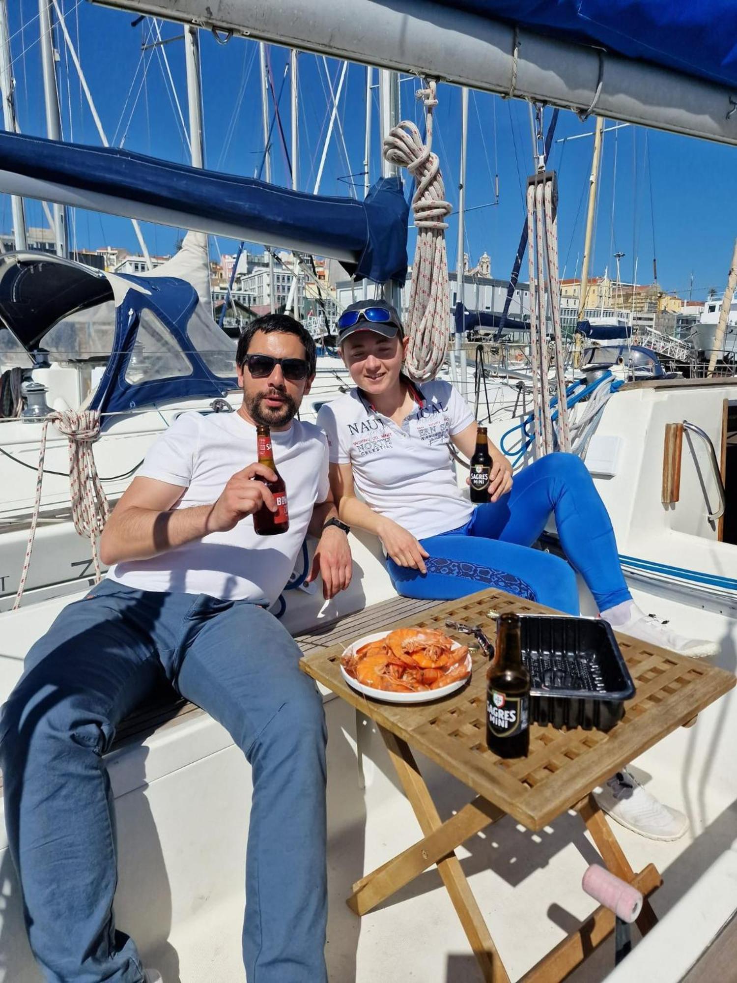 Апартаменты Be Local - Sleep Aboard The Santa Maria Sailing Boat In Лиссабон Экстерьер фото